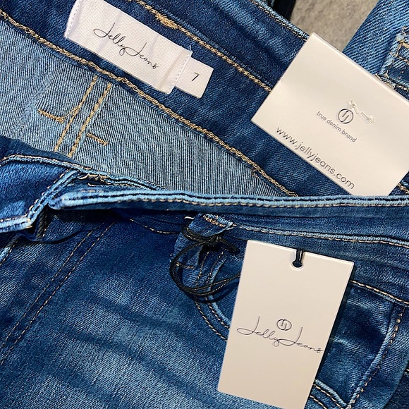 ☃️BOGO50%☃️ 🆕💙JELLY JEANS: Medium Wash High Rise Soft Flare Leg SIZE 7 - Picture 6 of 8